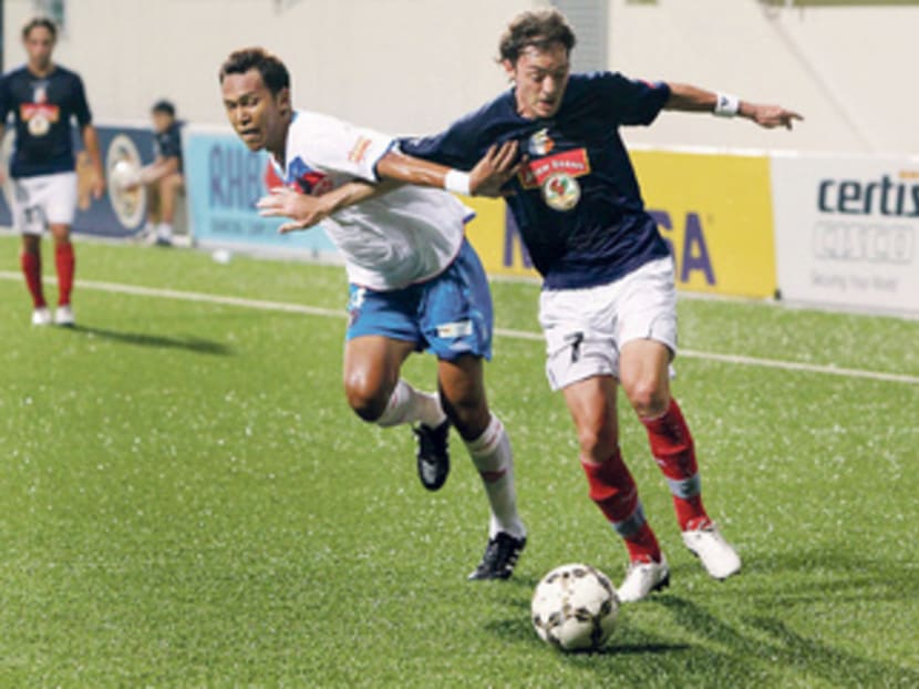 Tanjong Pagar skipper Hafiz Osman (left) — who with Warriors FC vice-captain Zulfadli Zainal, is seeking to set up a players union — called the initial ruling ridiculous. TODAY File Photo