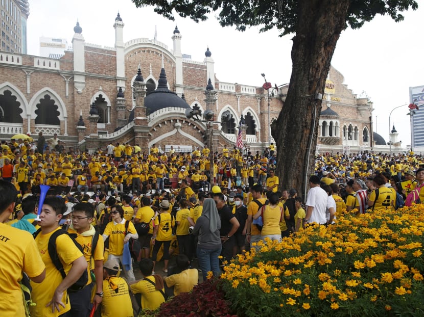 Supporters of pro-democracy group "Bersih" (Clean) gather near Dataran Merdeka in Malaysia's capital city of Kuala Lumpur August 29, 2015. Photo: Reuters