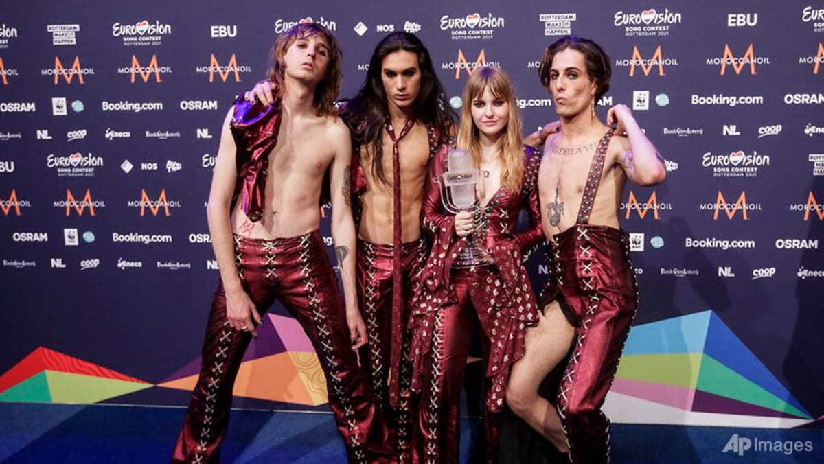 italy-eurovision-winners-maneskin-return-home-to-cheers-a-drug-test