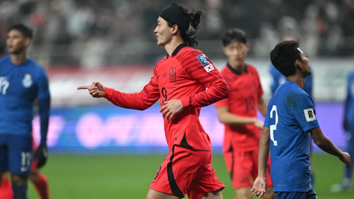 Lee must stay humble, says South Korea manager Klinsmann of PSG playmaker