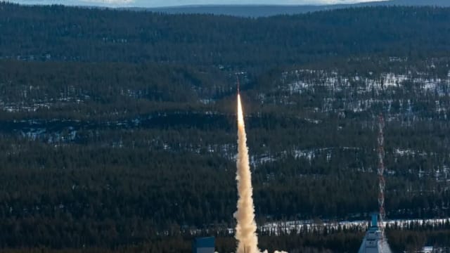 瑞典发射研究型火箭 意外击中挪威