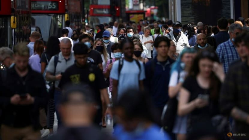 UK reports 31,914 new cases, 40 deaths UK reports 31,914 new cases, 40 deaths