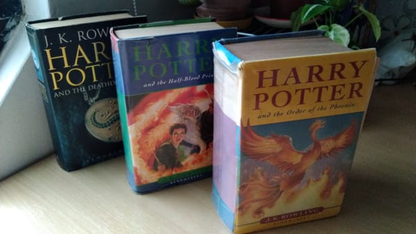 Reading the outlet harry potter books