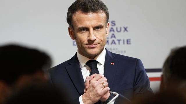 法国反对派针对马克龙政府的不信任动议 以微差票数被否决