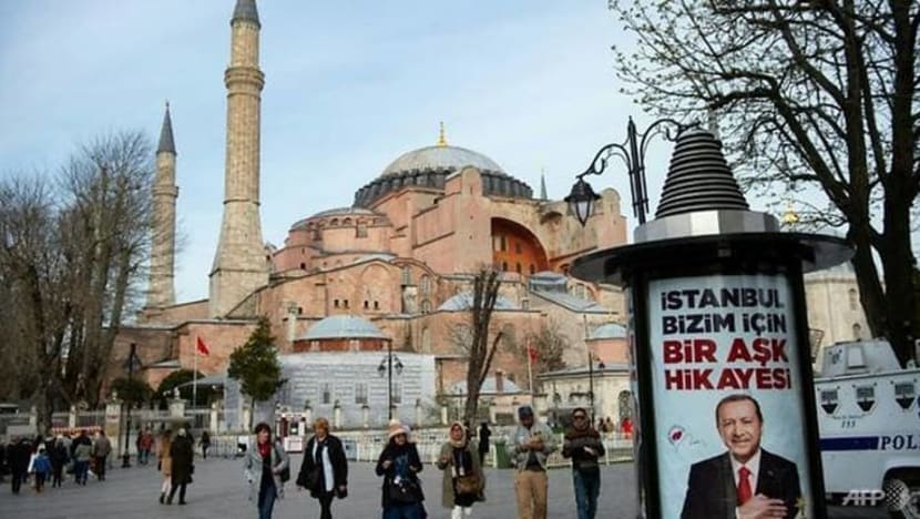 Hagia Sophia akan ditukar menjadi masjid