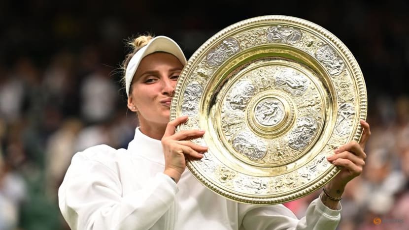 Strawberry tattoos for Vondrousova and coach after Wimbledon win