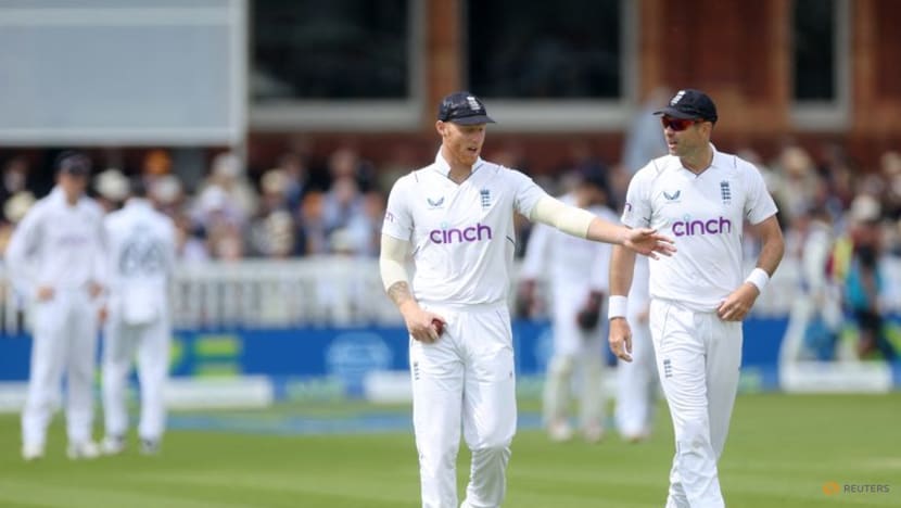 New Zealand to bat first after winning toss against England New Zealand to bat first after winning toss against England
