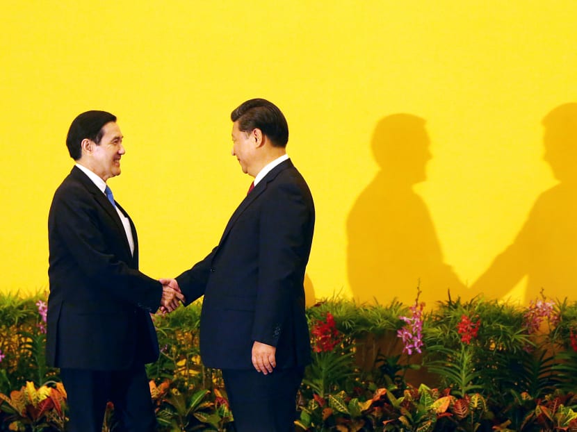 Taiwan leader Ma Ying-jeou and Chinese President Xi Jinping shake hands in Singapore on Nov 7. TODAY file photo