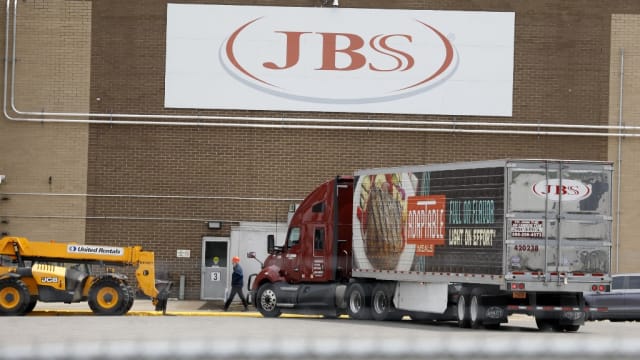 全球最大肉类包装商JBS遭黑客勒索 付1457万元