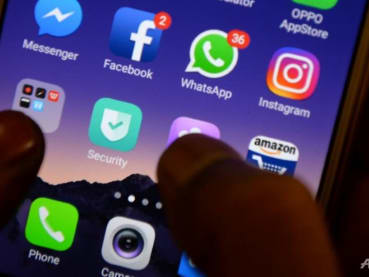 Tech tips: How to organise your phone's home screen