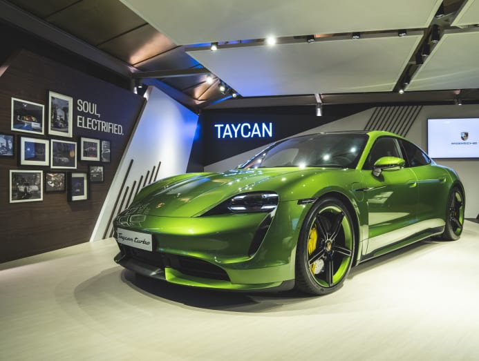 Porsche taycan green Porsche taycan green