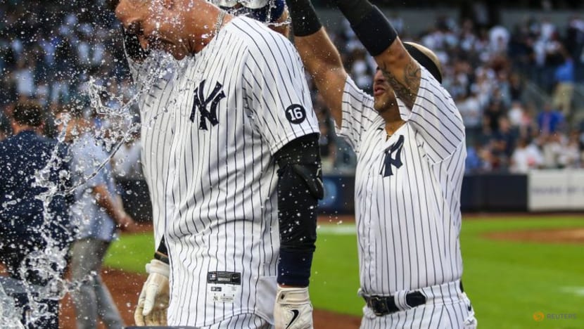 MLB roundup: Yanks, Red Sox claim AL wild-card berths with dramatic wins MLB roundup: Yanks, Red Sox claim AL wild-card berths with dramatic wins