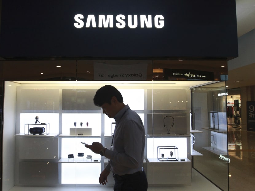 A Samsung Electronics store in Seoul, South Korea. The Note7 disaster has raised doubts about Samsung’s reputation and reminded South Koreans that their export-driven economy depends heavily on Samsung and a handful of other family-controlled conglomerates. Photo: AP
