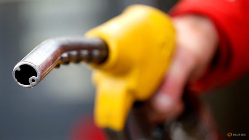 Oil extends losses on pandemic fears and rise in US gasoline stockpiles Oil extends losses on pandemic fears and rise in US gasoline stockpiles