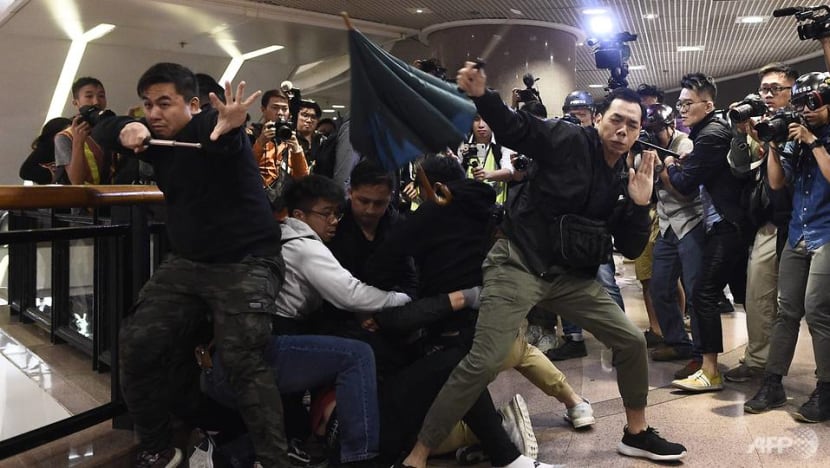 Hong Kong police fire tear gas to disperse protesters on Christmas Eve after mall clashes Hong Kong police fire tear gas to disperse protesters on Christmas Eve after mall clashes