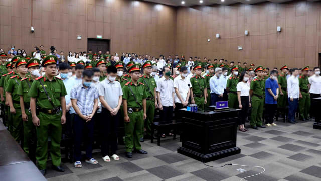 贪污行贿罪成 越南54名前官员和商人被判坐牢