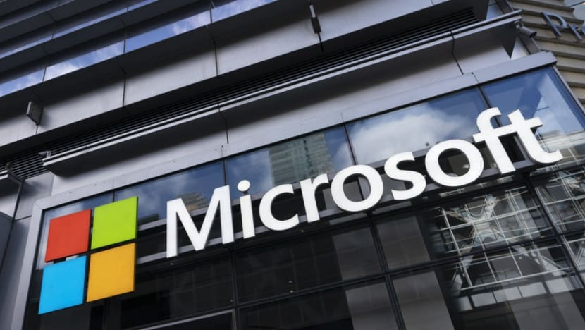 Remaja mengaku bersubahat untuk menipu Microsoft S$192,000