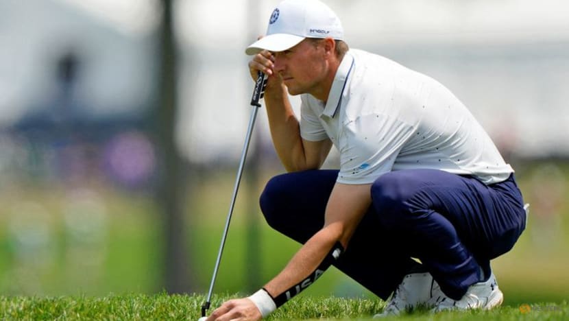 Spieth to put injured wrist to the test at Colonial