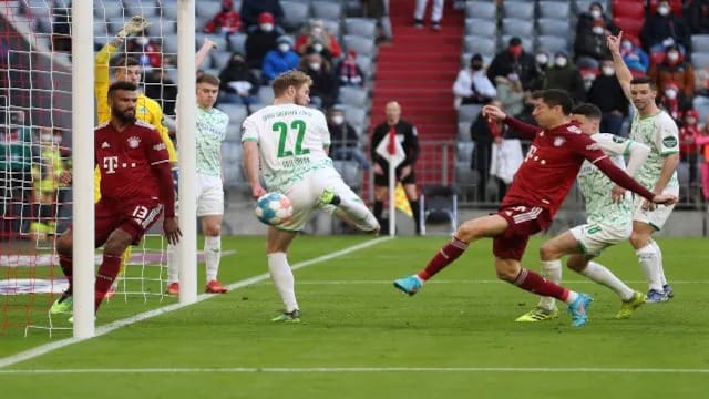 德甲联赛：拜仁慕尼黑4比1击败菲尔特