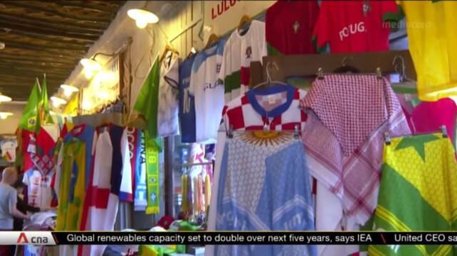 World Cup fans in Qatar enjoy unique experiences and merchandise | Video