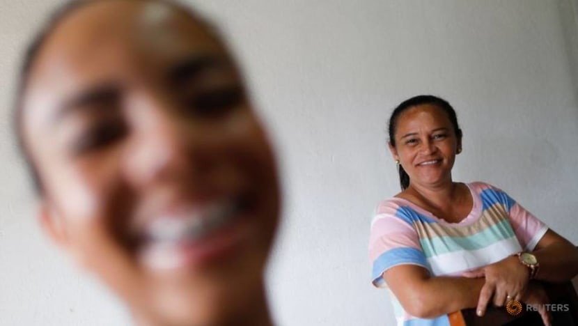 Brazilian ballerina born without arms soars with her attitude Brazilian ballerina born without arms soars with her attitude