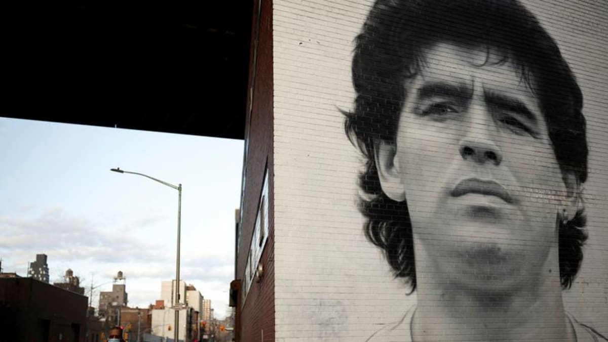 Un tribunale italiano assolve Maradona dalle accuse di evasione fiscale anni dopo la sua morte