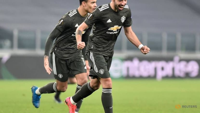 Man United and Tottenham enjoy big away wins Man United and Tottenham enjoy big away wins