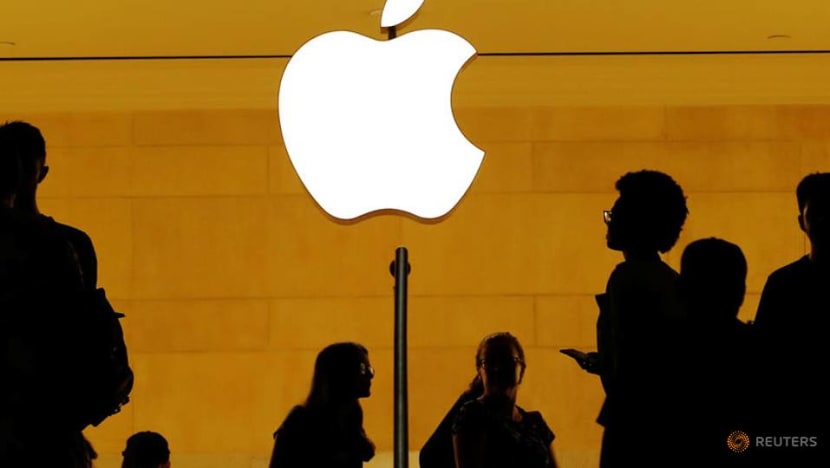 Apple to close all stores outside of China to help curb coronavirus spread Apple to close all stores outside of China to help curb coronavirus spread