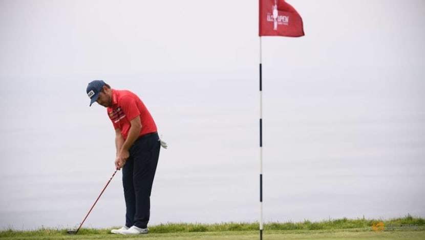 Golf-Oosthuizen in three-way tie for US Open lead Golf-Oosthuizen in three-way tie for US Open lead