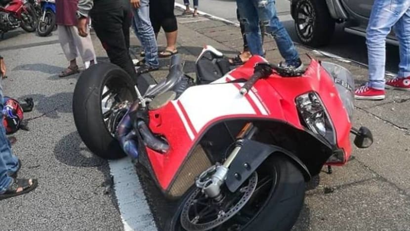 Singapore Airlines pilot dies after Kuala Lumpur motorbike accident Singapore Airlines pilot dies after Kuala Lumpur motorbike accident