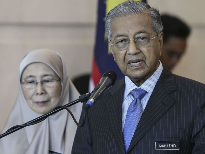 Malaysian Prime Minister Mahathir Mohamad says he will not be surprised if the Chinese yuan takes over the United States dollar as a global trading currency.