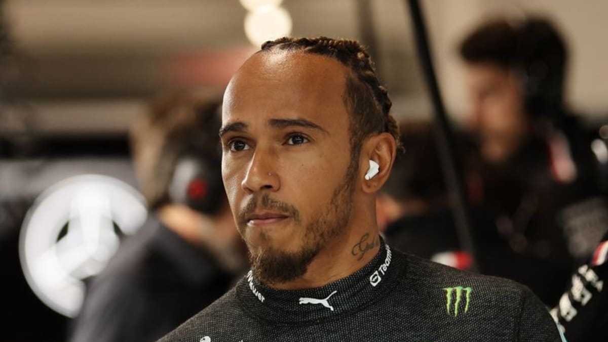 I media italiani hanno salutato il “colpo di stato” di Lewis Hamilton della Ferrari come una vittoria