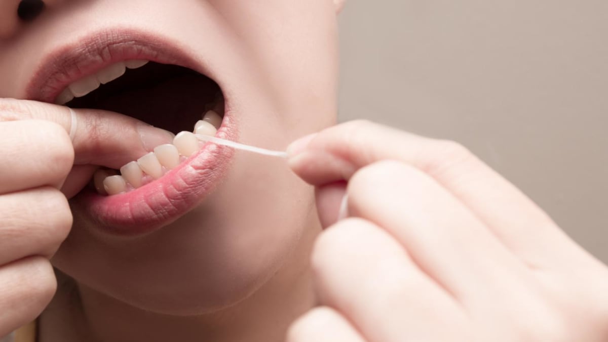 flossing-your-teeth-why-do-my-gums-bleed-should-i-brush-or-floss-first-is-there-a-right-way