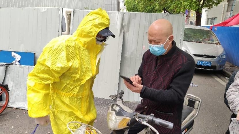 Careful first steps back to normality for Wuhan residents as COVID-19 lockdown is lifted Careful first steps back to normality for Wuhan residents as COVID-19 lockdown is lifted