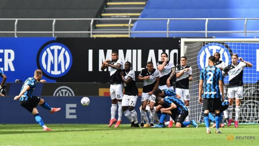 Football: Jubilant Inter finish title-winning season with Udinese rout Football: Jubilant Inter finish title-winning season with Udinese rout