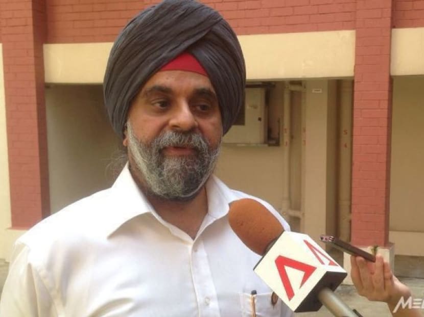 Former People’s Action Party Member of Parliament Inderjit Singh on Friday (June 8) waded into the fray kicked up by the response from Mr Lim Yuin Chien – press secretary to Finance Minister Heng Swee Keat – to a column written by former Straits Times editor Han Fook Kwang.