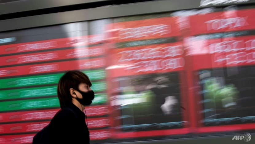 Fight or flight? What rising interest rates, inflation and volatile markets mean for investors Fight or flight? What rising interest rates, inflation and volatile markets mean for investors