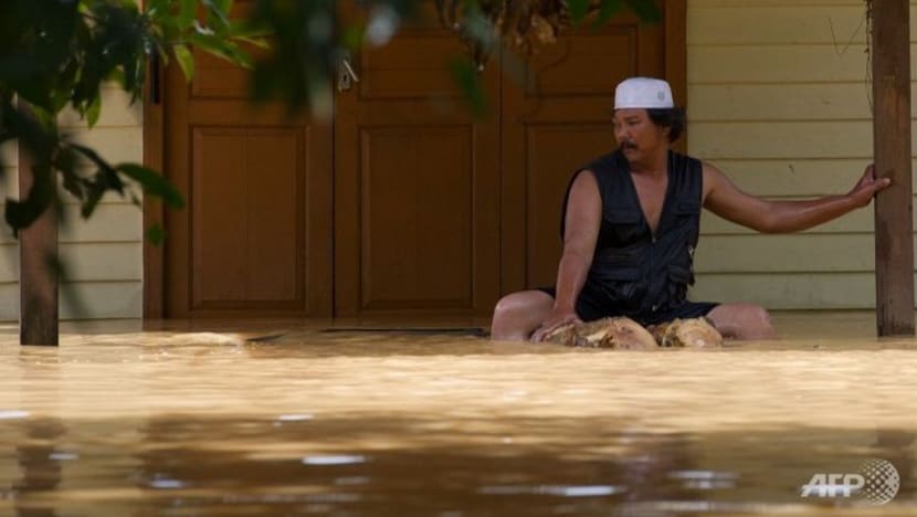 Krisis banjir besar di Malaysia kian meruncing, tapi belum boleh diisytihar 'darurat'