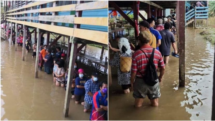 Malaysia GE15: Thunderstorm warning issued for Johor and Sabah; voters in Sarawak queue in floodwaters Malaysia GE15: Thunderstorm warning issued for Johor and Sabah; voters in Sarawak queue in floodwaters