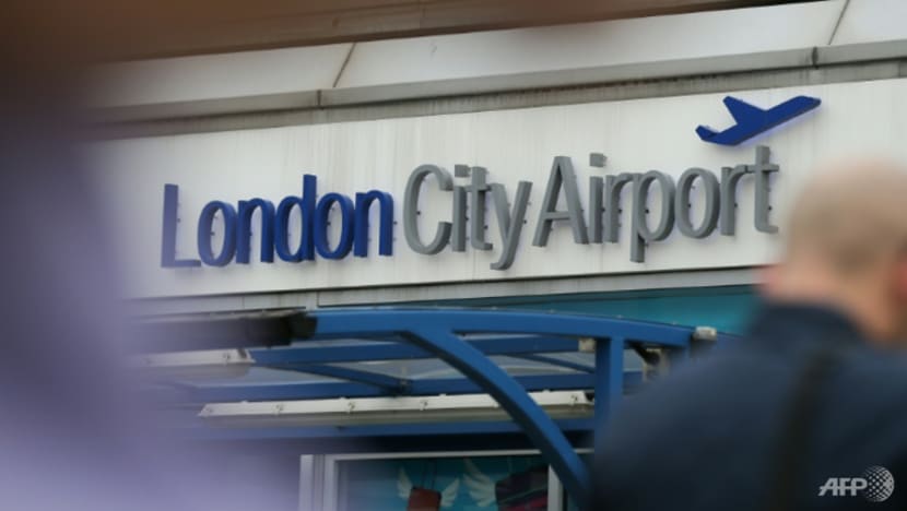 Bom Perang Dunia Kedua dijumpai; Lapangan Terbang London City ditutup