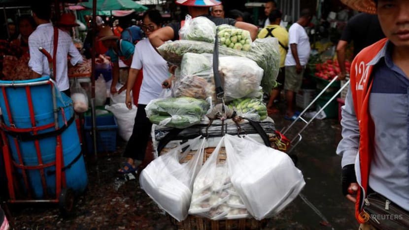 Major Thai stores to stop giving out plastic bags by 2020: Minister Major Thai stores to stop giving out plastic bags by 2020: Minister