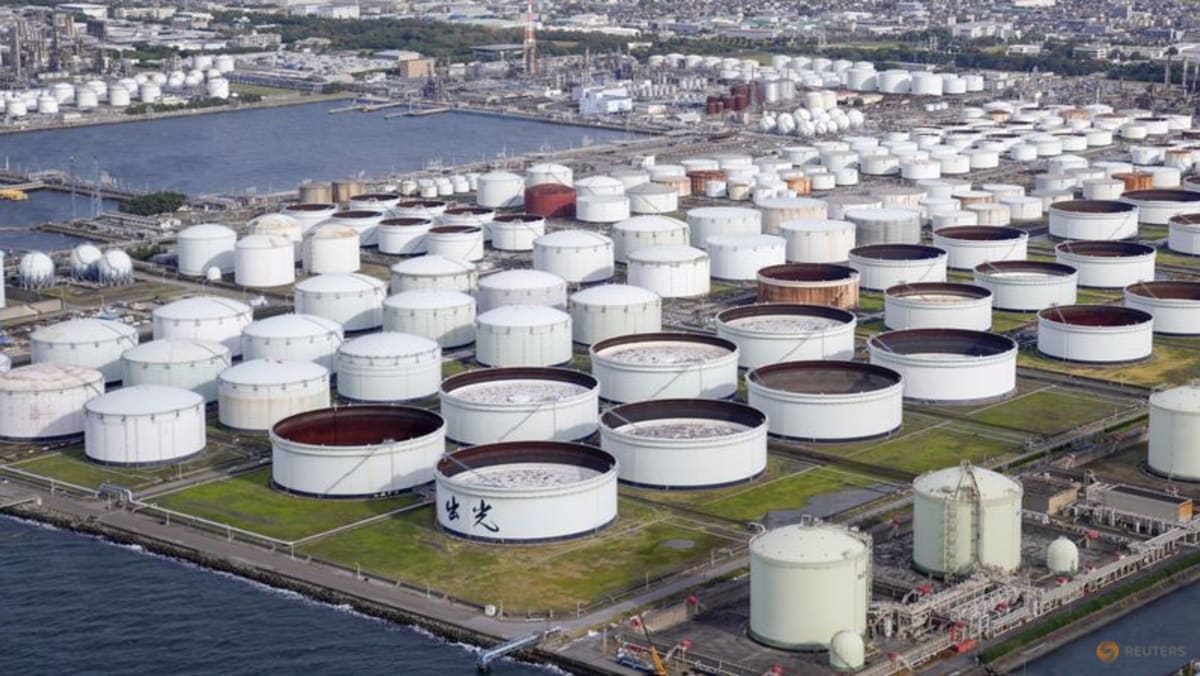 Oil prices rise on tight supply, inventory uncertainty