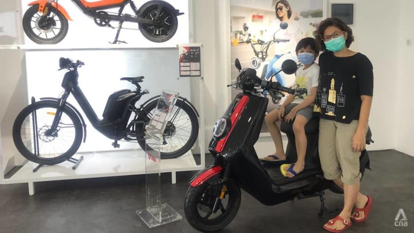 Electric motorbikes could alleviate Indonesia's congestion and pollution, but experts cite challenges Electric motorbikes could alleviate Indonesia's congestion and pollution, but experts cite challenges