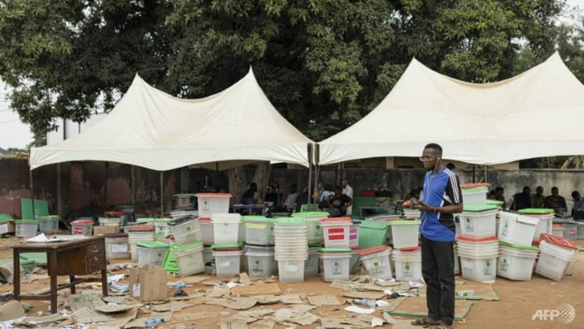 Nigeria gets early results from tight election race Nigeria gets early results from tight election race