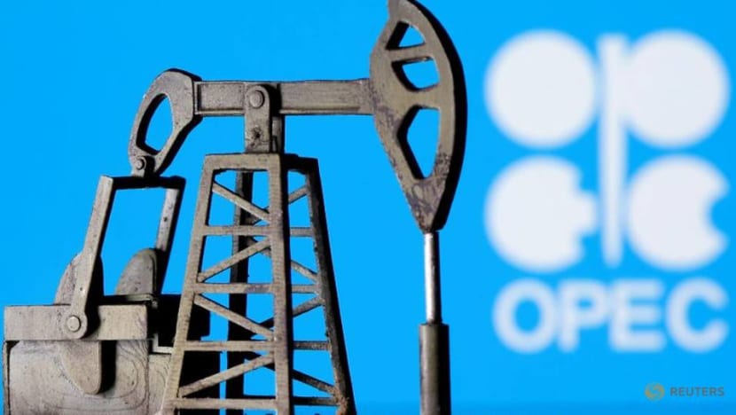 Oil falls on fears of glut as OPEC+ set to boost output