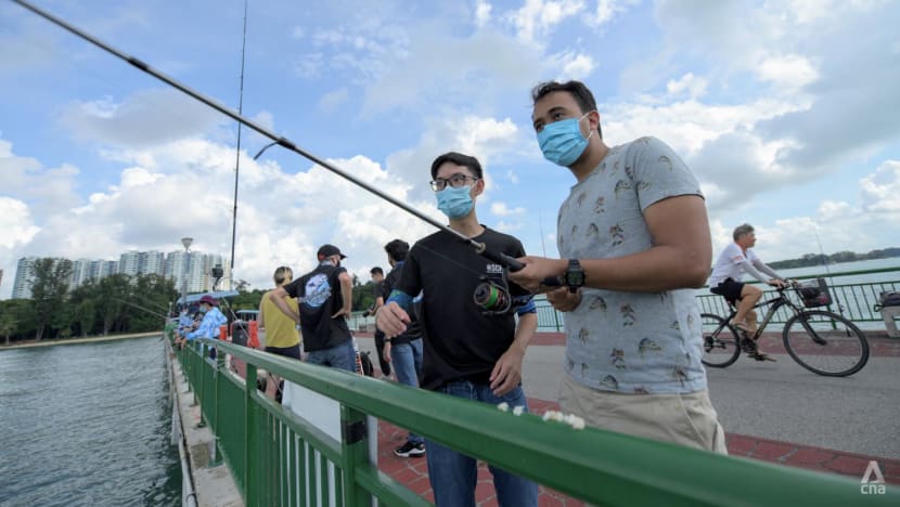 Trying fishing for the first time at Bedok Jetty – and learning how to do it sustainably