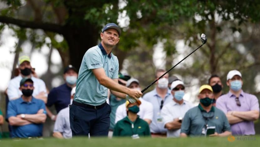 Golf-Rose fades early as Masters lead cut to one Golf-Rose fades early as Masters lead cut to one