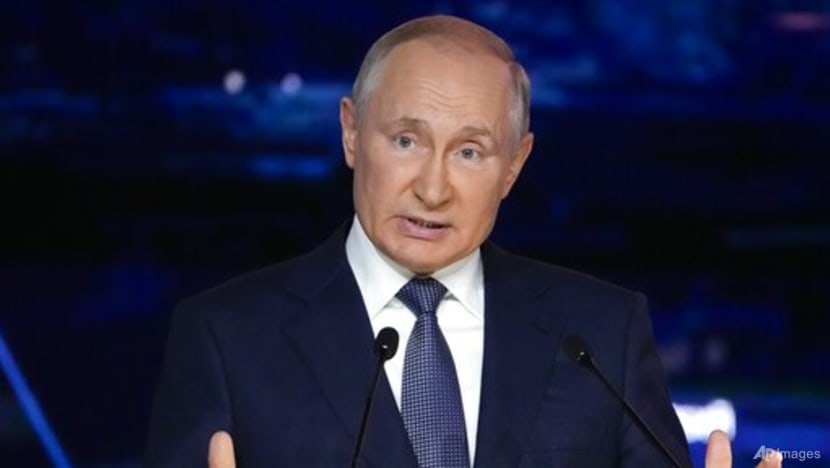 Putin to self-isolate due to COVID-19 among inner circle