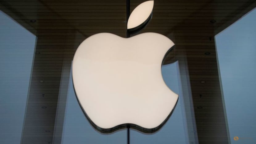 Italian court scraps antitrust fine on Apple and Amazon