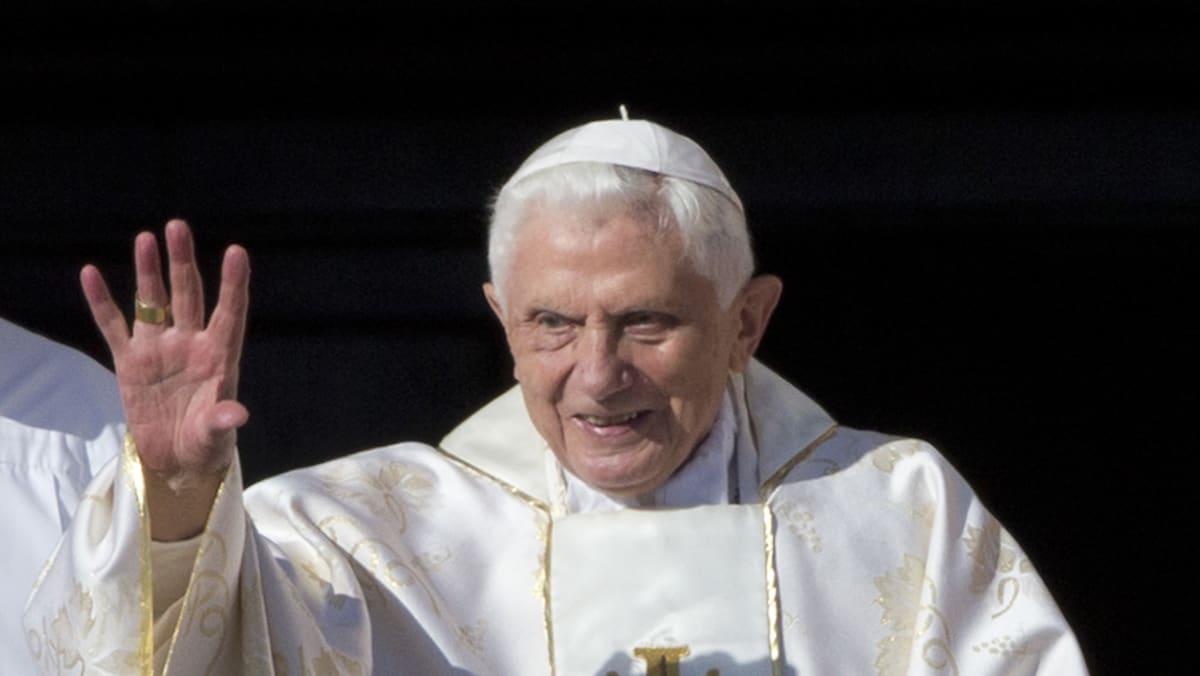 Mantan Paus Benediktus meninggal pada usia 95 tahun
